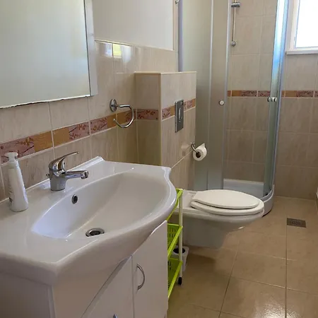 Apartment M A